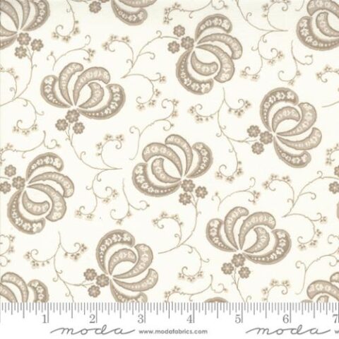 Bunny Hill Designs - Hollyhocks and Roses 3051 17 Roses Linen