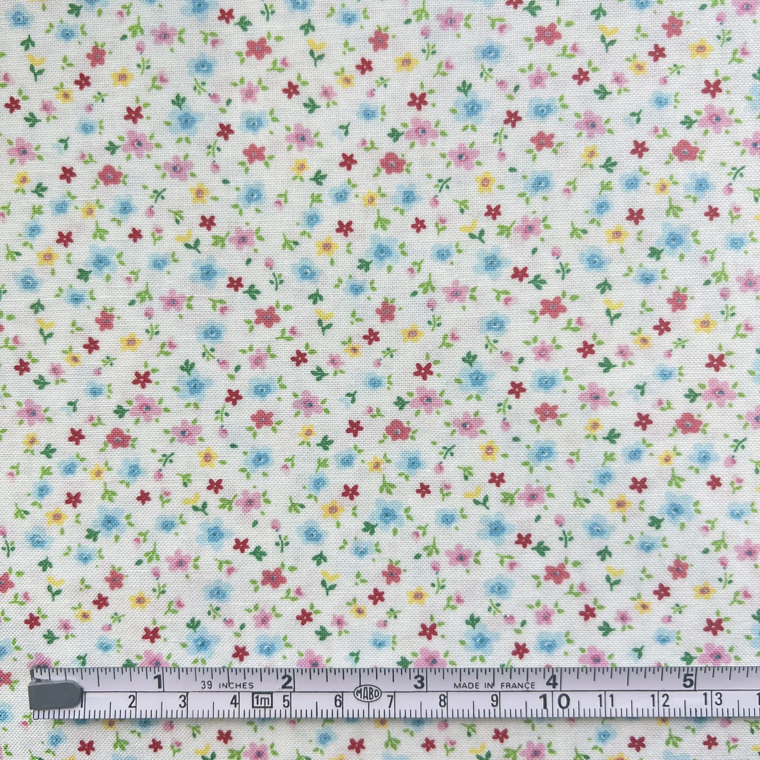 Poppie Cotton - Market Day - MK24568 Tiny White Flowers Poppie Cotton - Market Day - MK24568 Tiny White Flowers