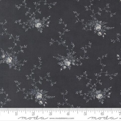 3 Sisters, 3 Sisters by Moda, Moda Fabrics, 3 Sisters Breathtaking Blues, Breathtaking Blues fabric, 44402 15 - Rose Garden Midnight